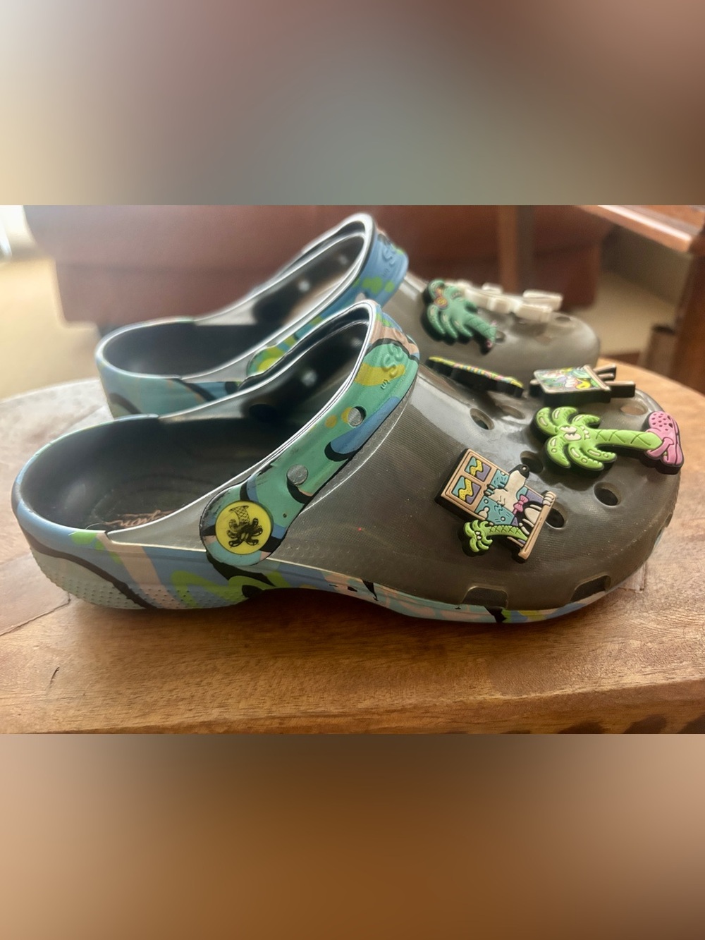 CROCS Unisex Smoke Translucent Steve Harrington Quick strike with Jibbitz Charms